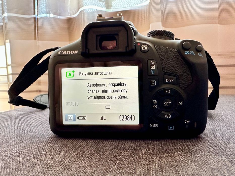 Canon EOS 2000D + обектив + 32GB карта БЕЗ СЛЕДИ ОТ УПОТРЕБА