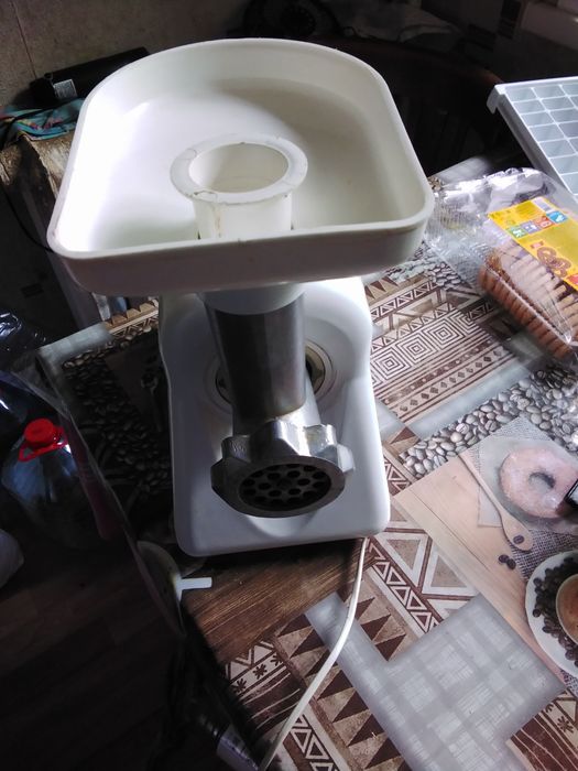 Продам электромясорубку дива