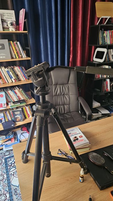 Yunteng telefon va kamera uchun shtativ