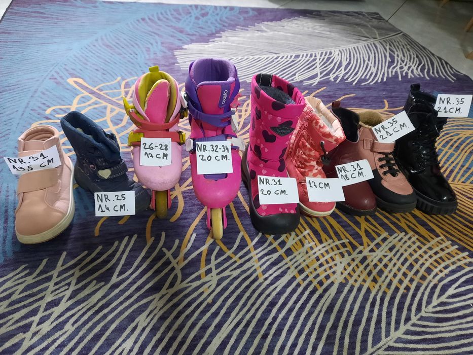 Vând papuci de copii
