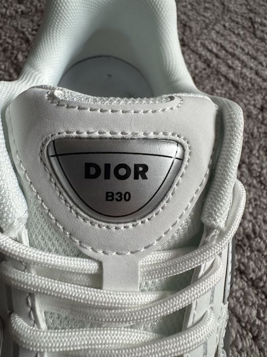 Vand adidași Dior B30