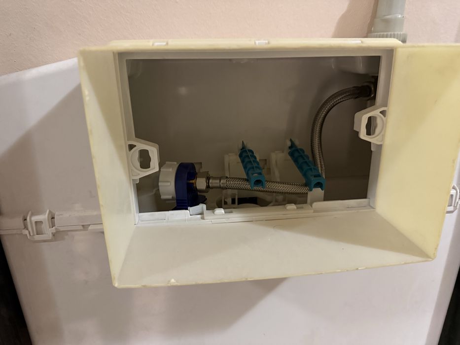 Структура за вграждане с тоалетна чиния 2бр