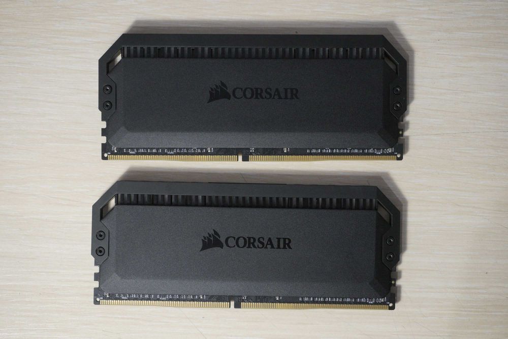 32GB (2x16GB) DDR4 RAM Corsair Dominator 3466mhz CL16/ вкл. ДДС