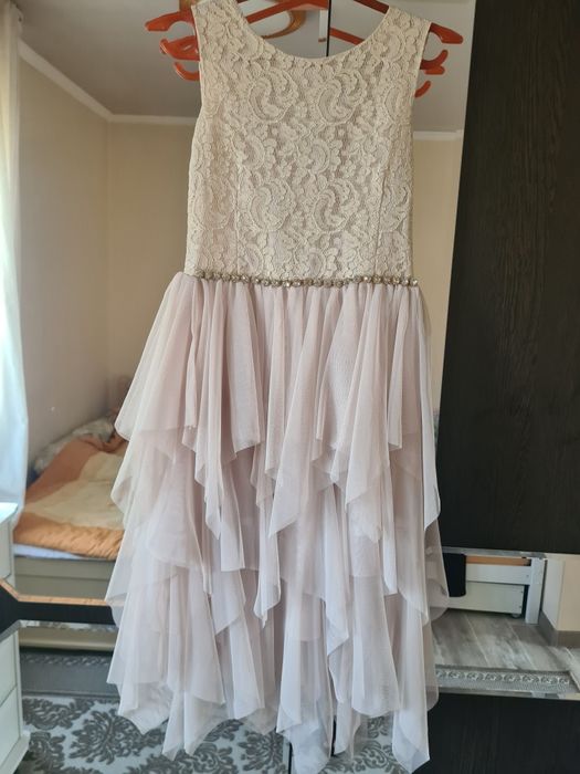 Продам нарядное платьеH&M 146/152см