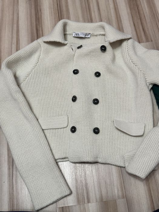 Пуловери и жилетки Zara, Mango, Stradivarius