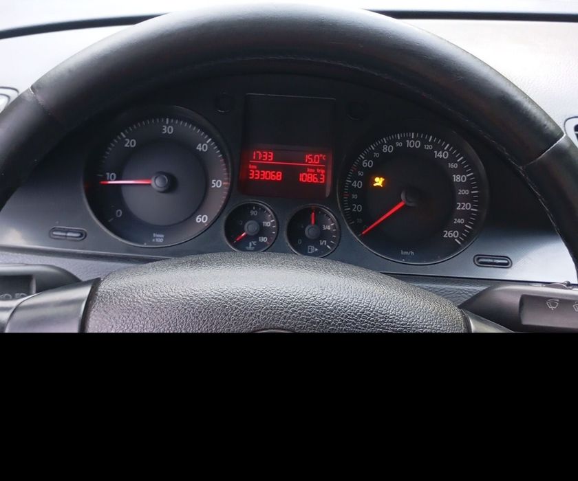 Vând Volkswagen Passat B6