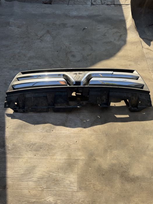 Решетка радиатора на Pajero 4