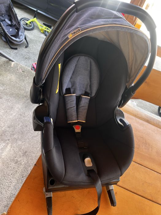Scoica auto cu statie isofix hauck