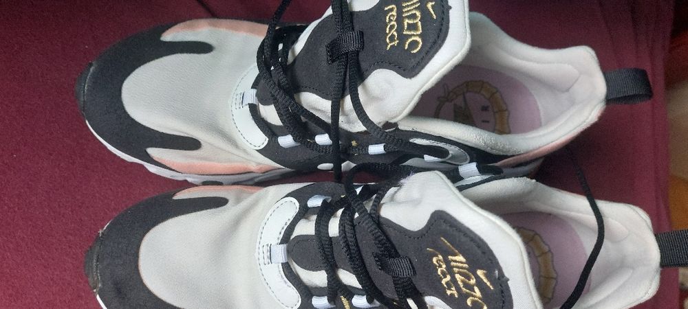 NIKE AIR MAX 270 REACT
Femei, Sneakers