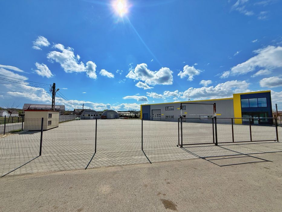 Spatiu comercial  hala industriala cu curte generoasa