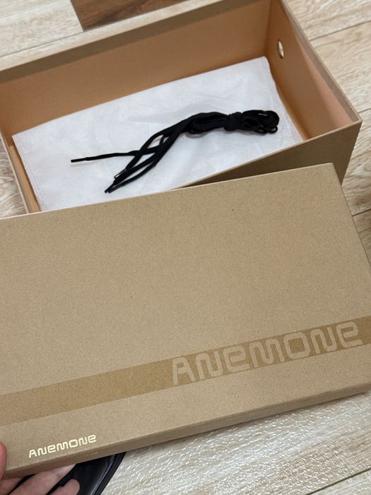 Продам кеды из натуральной кожи Anemone