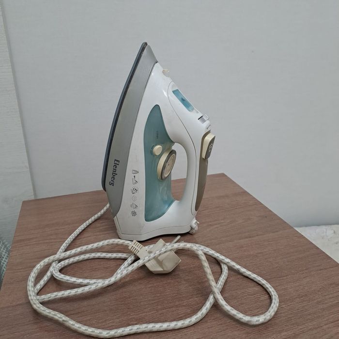 Продам утюг, б/у, 2тыс.тенге