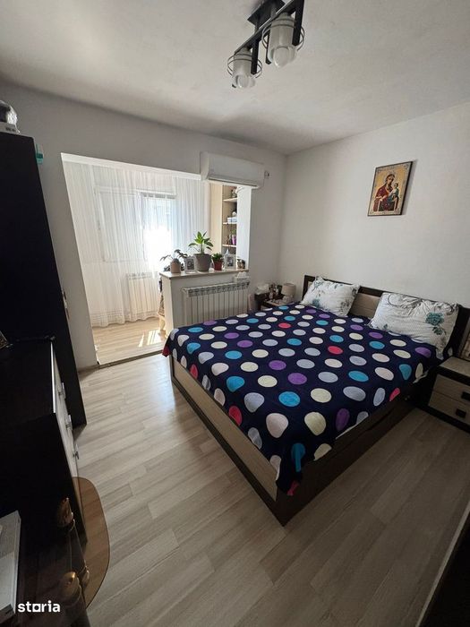 Apartament 2 camere(transformat in 3)decomandat-zona Anda