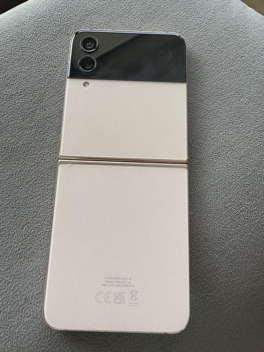 Samsung Galaxy Z Flip 4 Rose Gold