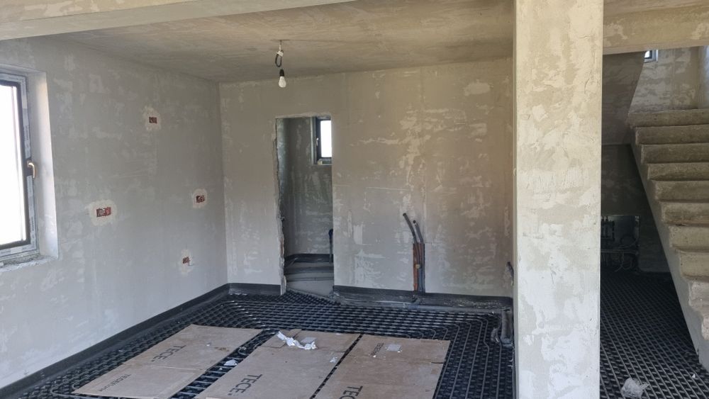 Incepem cu tencuitul-tencuiala mecanizat ,glet ,var ,fatade termosiste