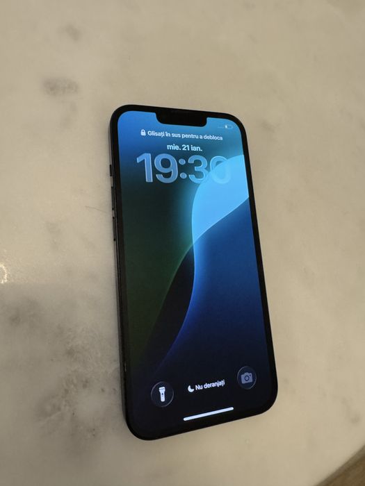 Vand Iphone 13 stare perfecta