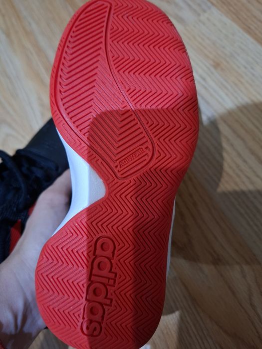 Оригинални маратонки Adidas номер 28