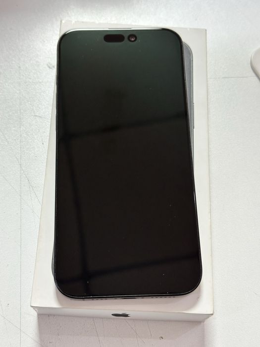 Продам iPhone 16 Pro Max