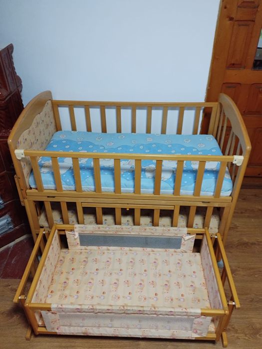 Pătuț și balansoar