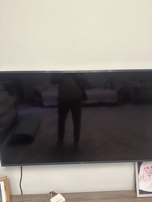 Телевизор LG 145 см