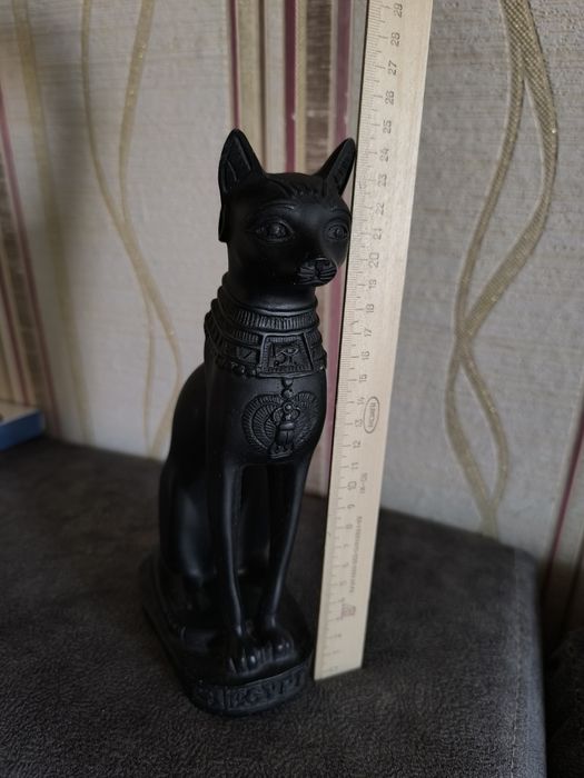 Продам статуэтки