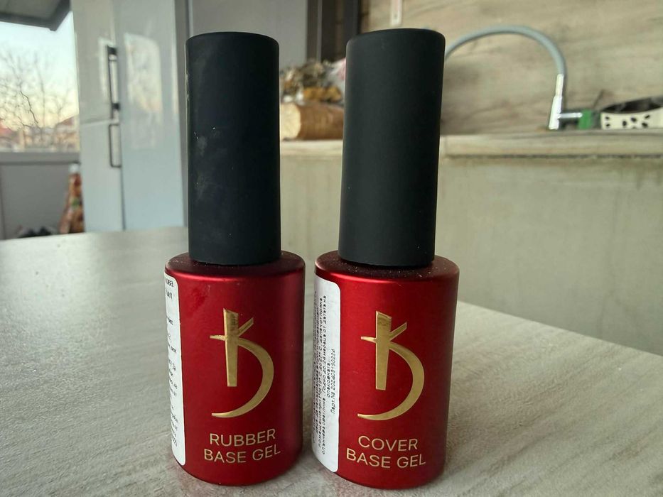 Гел лакове и бази