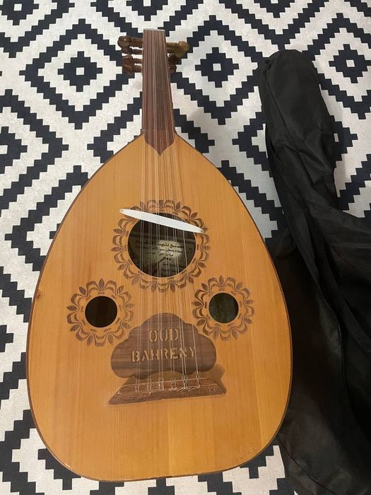 Уд, арабский музыкалтный инструмент