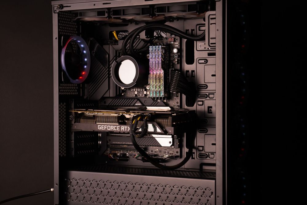 PC Gaming Intel 11600KF, RTX3080, 64 GB RAM.