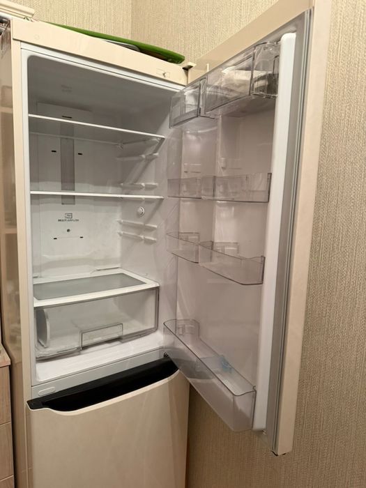 продам холодильник lg