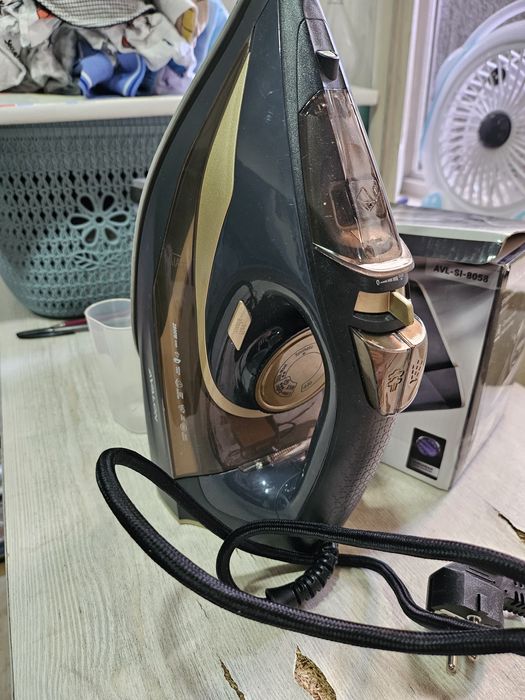 Продам Утюг Avalon новый