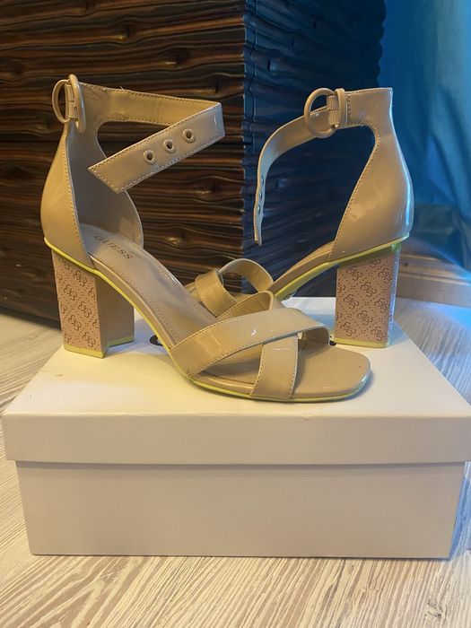 Сандали Guess 38 размер