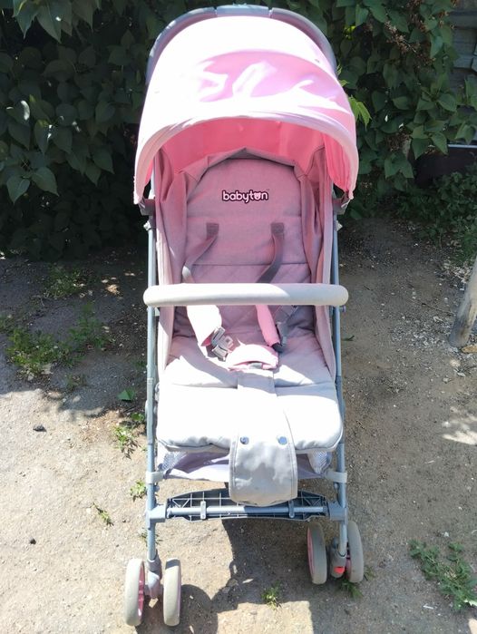 Коляска летняя ,лёгкая для девочки.