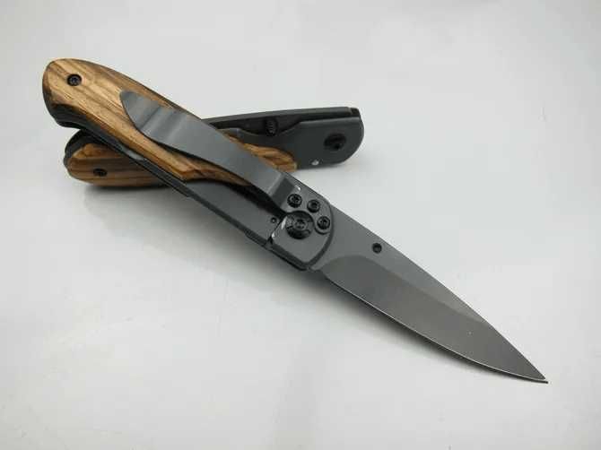 Cuțit pliabil de buzunar Benchmade DA44, mâner lemn și finisaj titan