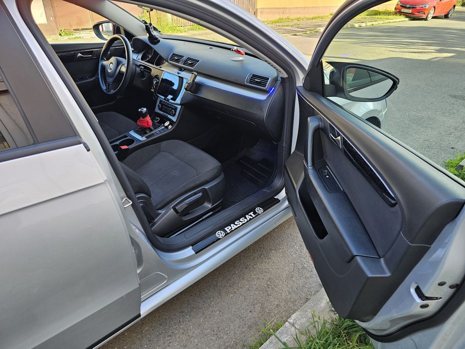 VOLKSWAGEN Passat 2011 — imagine 3