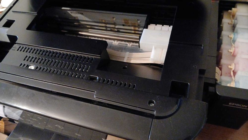 Продам недорого фотопринтер Epson L810