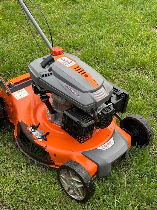 Masina de tuns iarba Motocultor