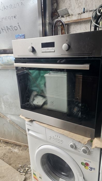 Vând cuptor incorporabil