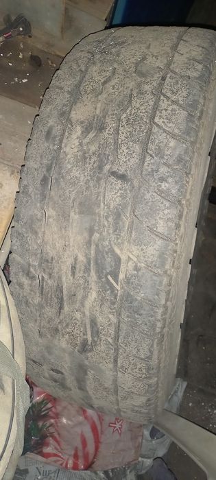 Продам резину летнию.