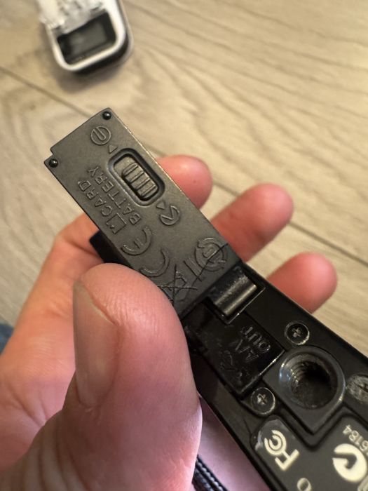 Nikon coolpix S70 touchscreen cu data si ora