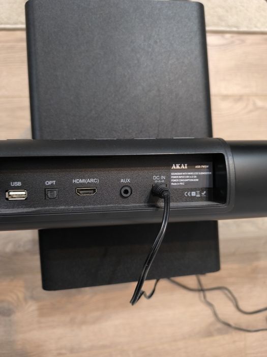 Vând soundbar Akai 2.1
