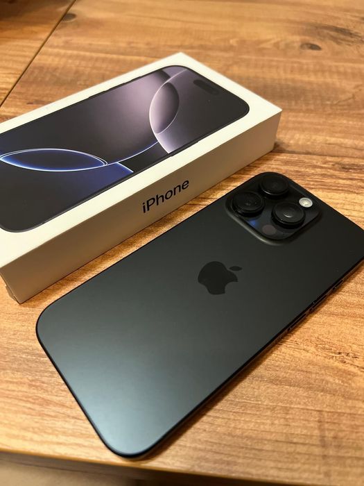 İphone 16 pro BLACK titanium