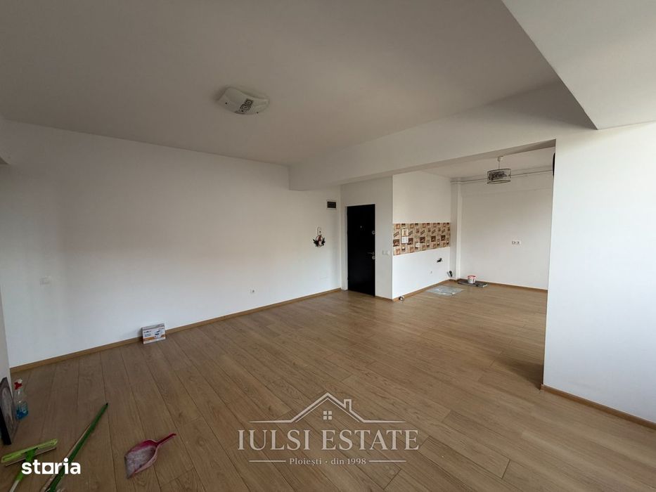 Apartament 3 camere etaj 1 Loc Parcare Inclus zona 9 Mai — fotografia 1