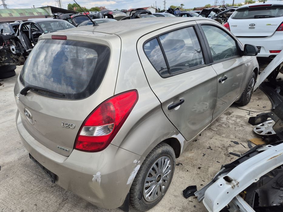 Dezmembram Hyundai i20 2012 1.4crdi D4FC