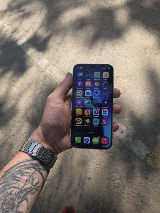 Iphone / 12 Белый