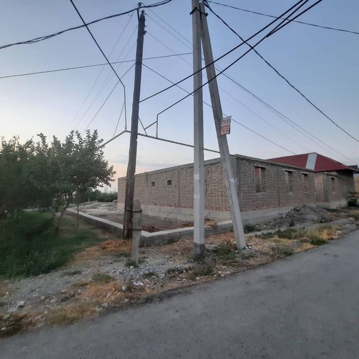 Курилиши тугалланмагам ховли уй