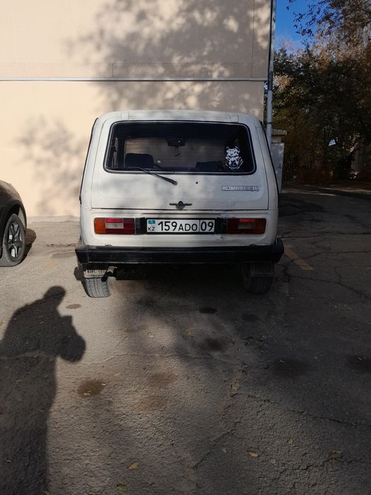 Автомобиль Нива 1993 года