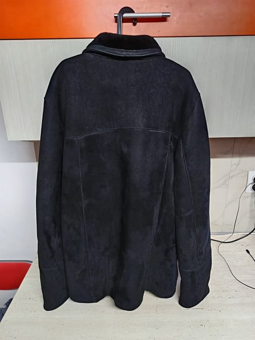 Cojoc din piele, negru.