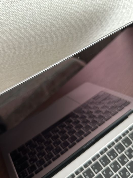 Продам MacBook Pro 2017