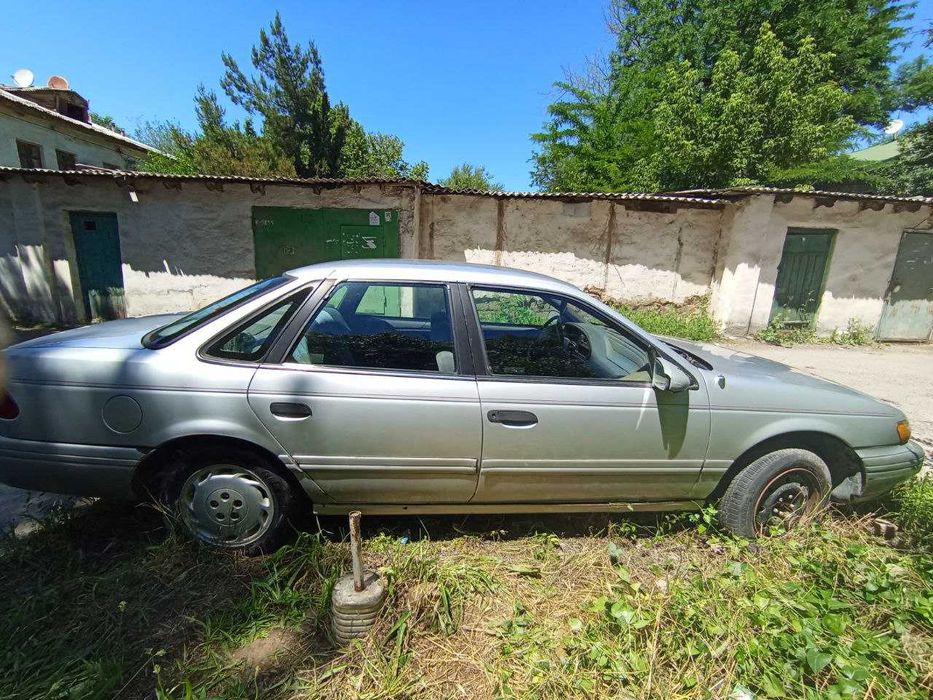 продаю Форд таурус