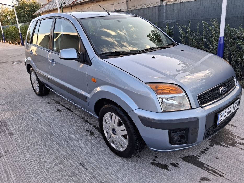 Ford Fusion 16 Benzină  114000 Km